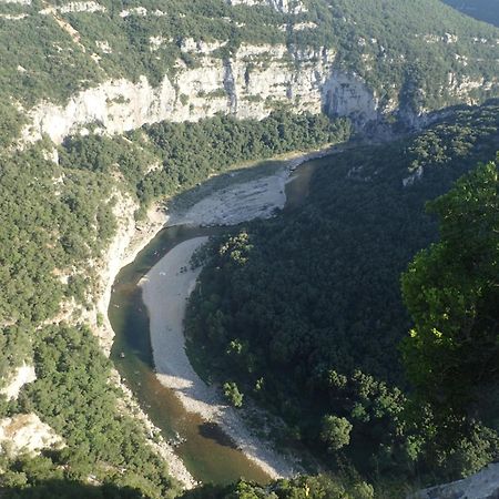 le rocher de Sampzon Buitenkant foto