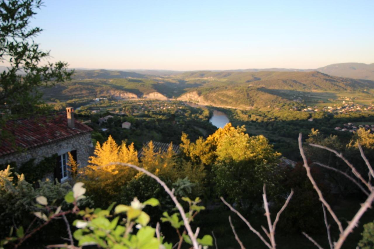 le rocher de Sampzon Buitenkant foto
