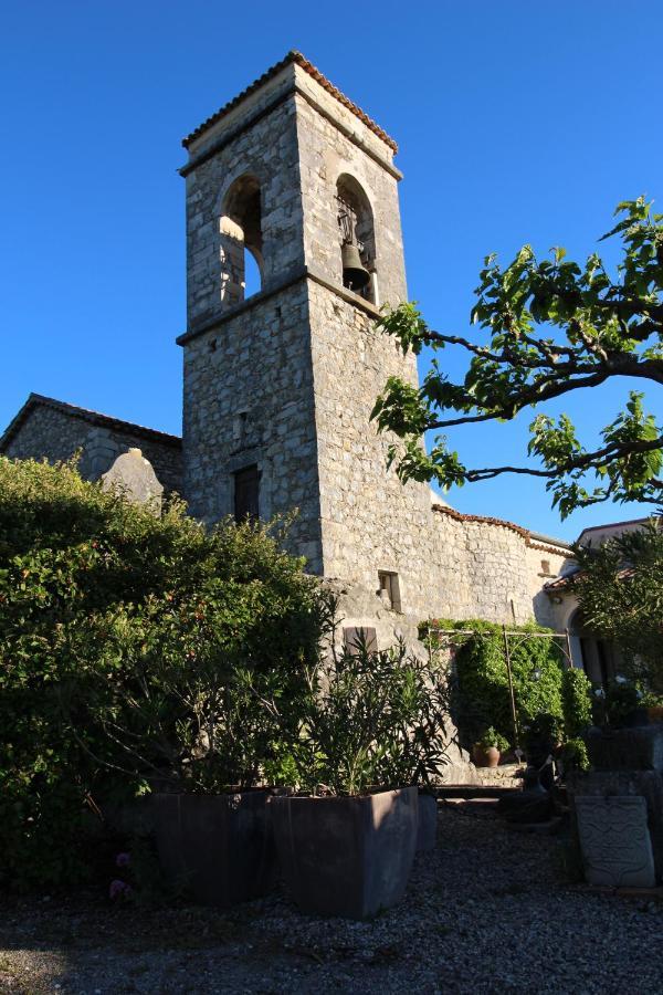le rocher de Sampzon Buitenkant foto
