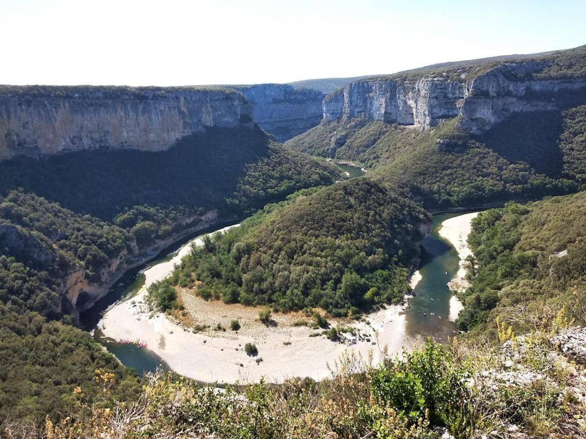 le rocher de Sampzon Buitenkant foto