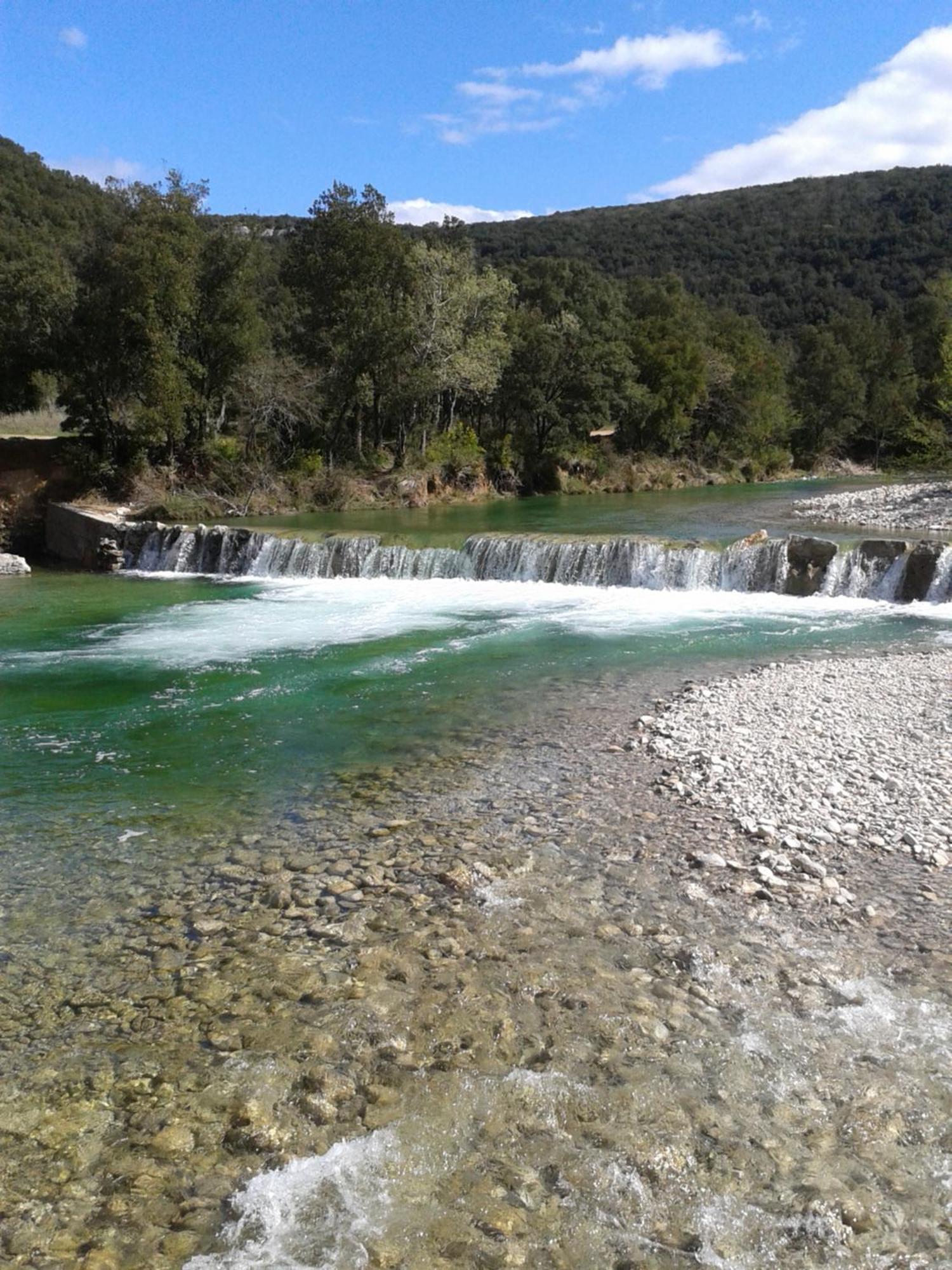 le rocher de Sampzon Buitenkant foto